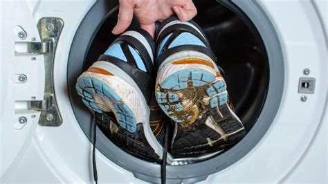 Schoenen wassen in de wasmachine, zo doe je dat .